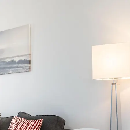 Cosy Flat With Sea Views In *