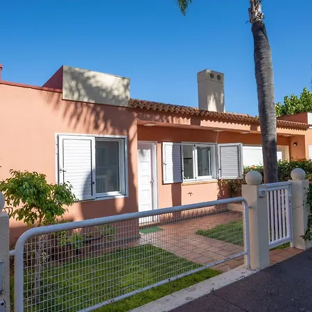 Cosy Flat With Sea Views In Санта-Урсула