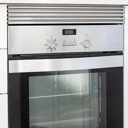 Cosy Flat With Sea Views In