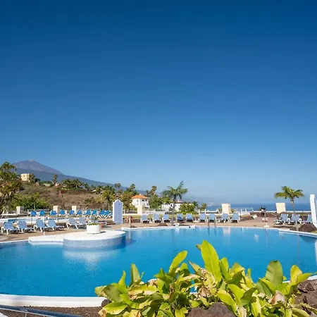 Cosy Flat With Sea Views In Апартаменты *