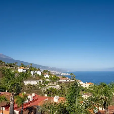 Cosy Flat With Sea Views In Апартаменты