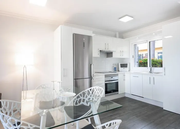 Cosy Flat With Sea Views In Appartamento *