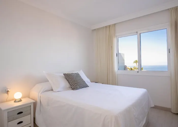 Cosy Flat With Sea Views In Appartamento *